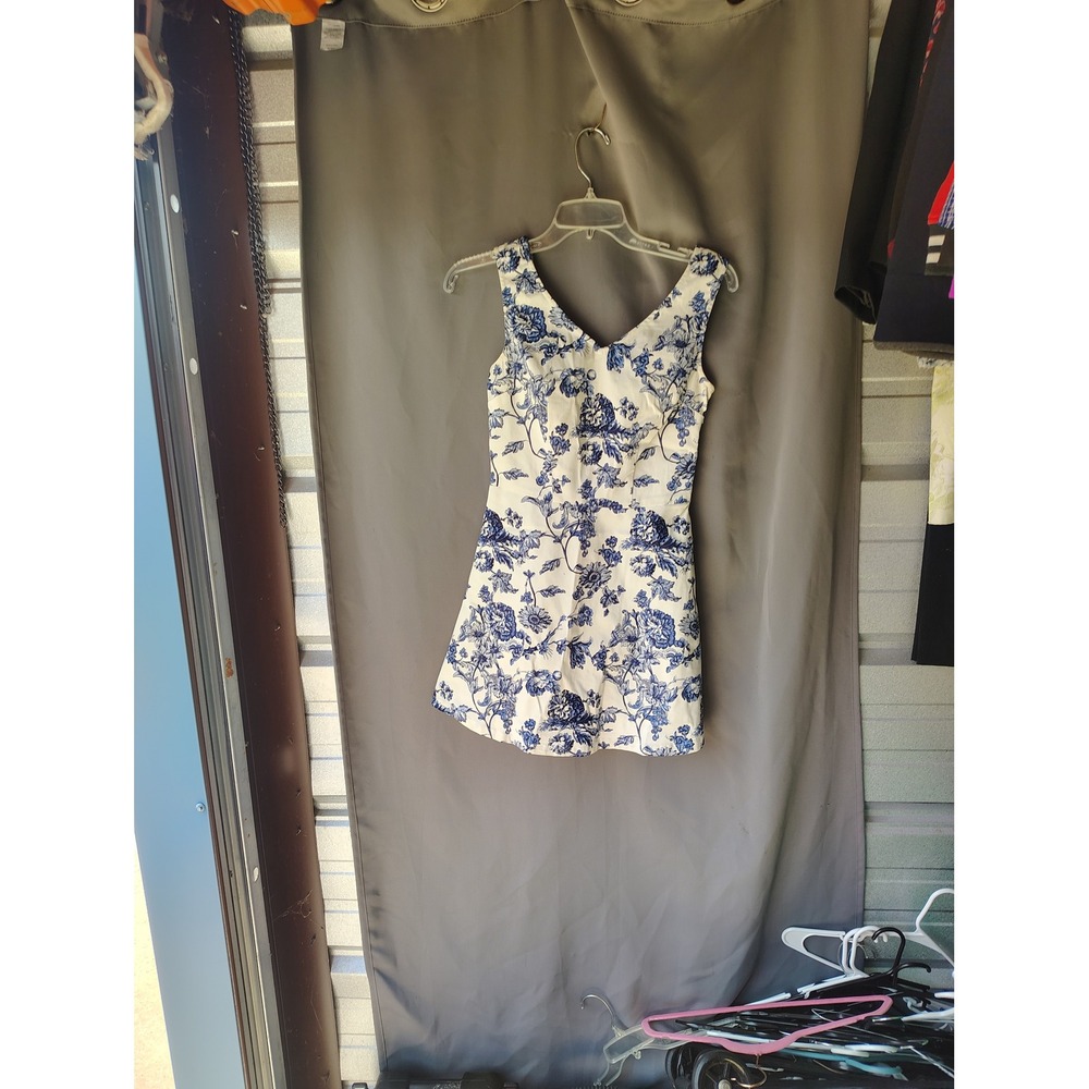 Blu Pepper Blue White Floral Toile Open Back Mini Dress Small